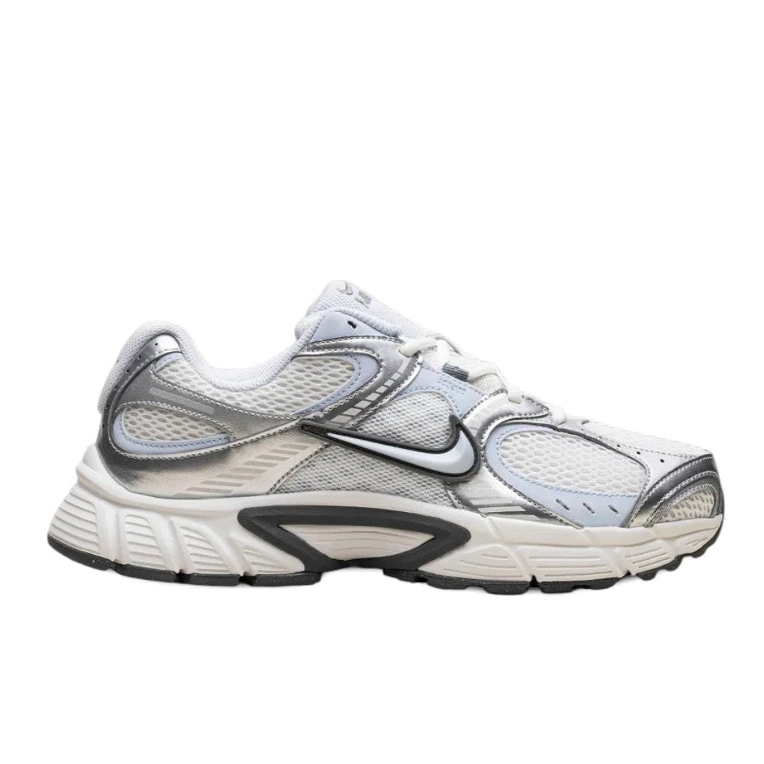 Nike V5 RNR "Summit White / Blue Tint / Metallic Silver"
